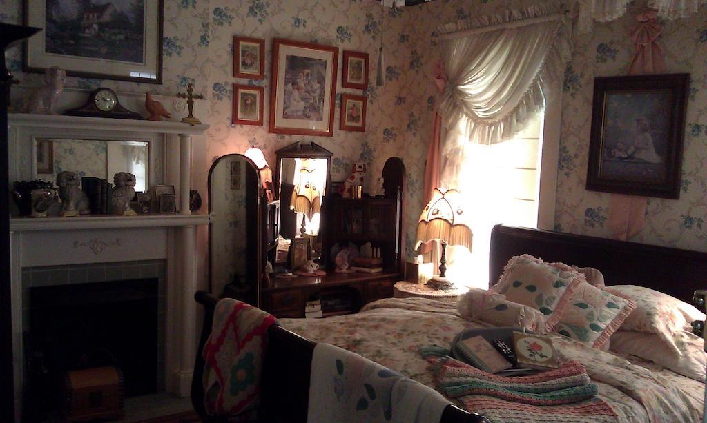 2439 Fairfield "A Bed And Breakfast" Shreveport Oda fotoğraf