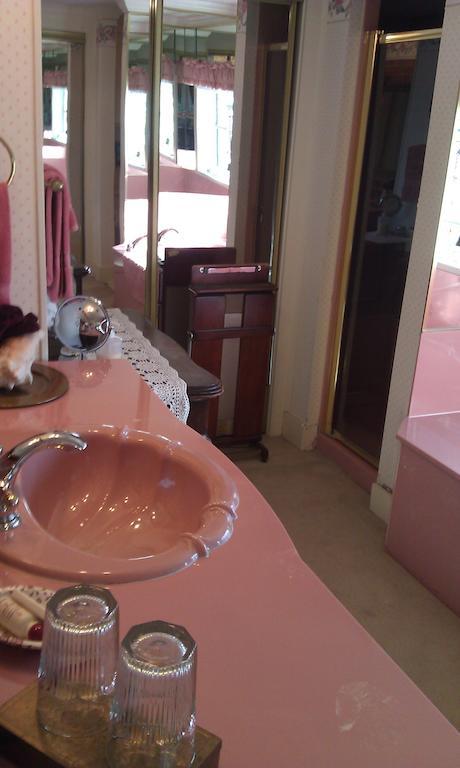 2439 Fairfield "A Bed And Breakfast" Shreveport Oda fotoğraf